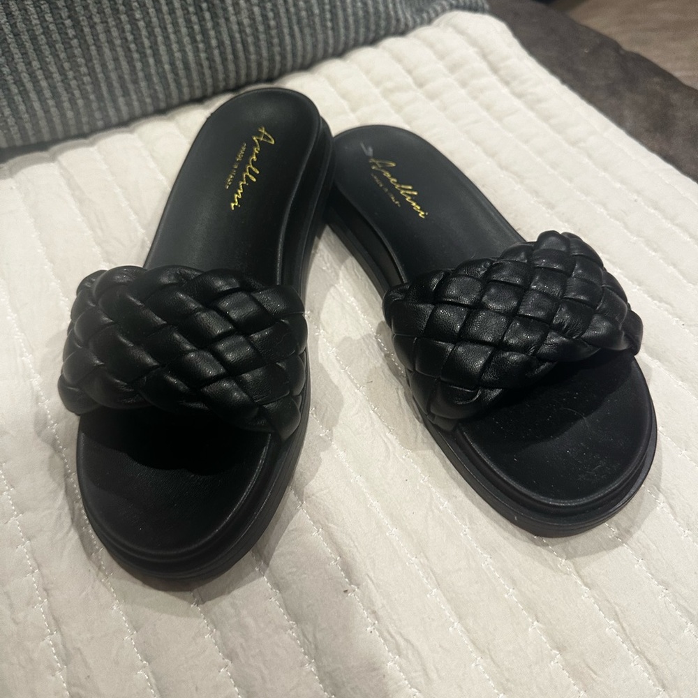 Black Braided One Band Slide